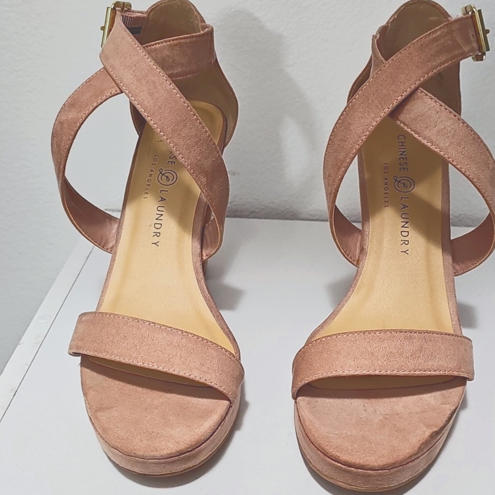 Chinese Laundry Abigail Platform Block Heel Sandals. WMS 8